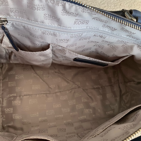 Michael Kors Large Saffiano Satchel - Picture 4 of 7